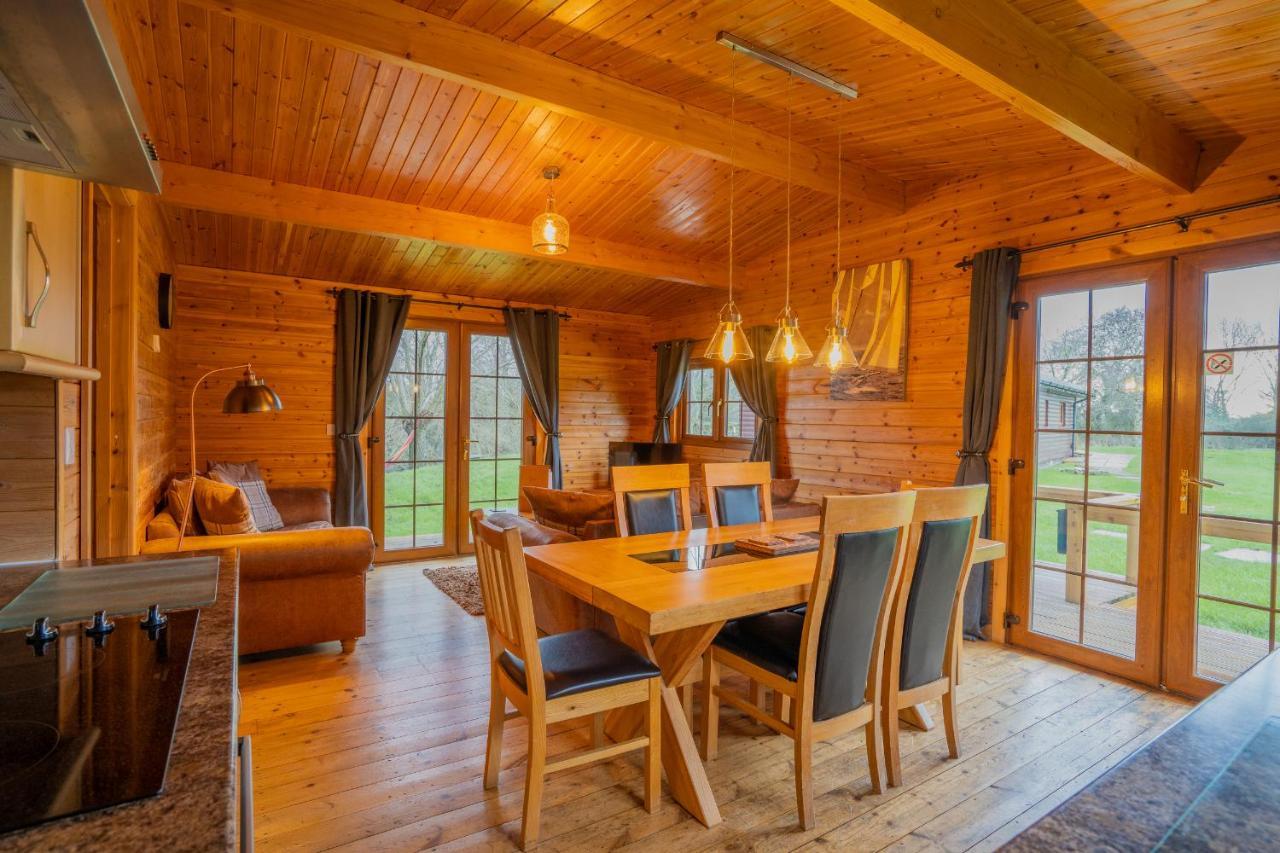 Wall Eden Farm - Luxury Log Cabins And Glamping Highbridge Extérieur photo